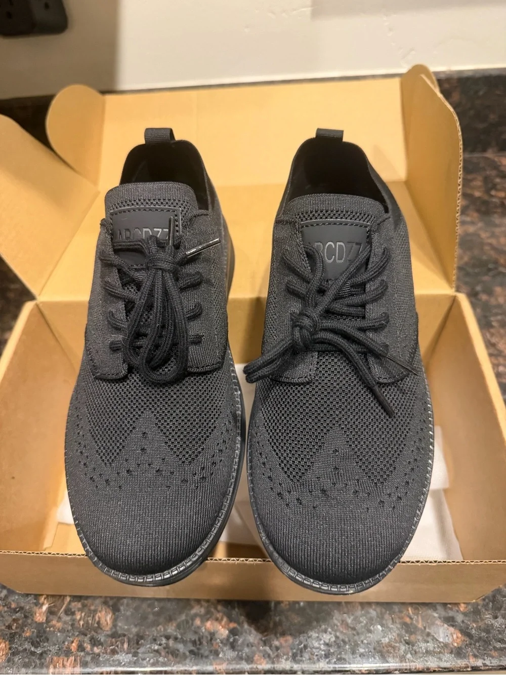 Men's All-Black Lightweight Knit Casual Sneaker. Size 38. New in box